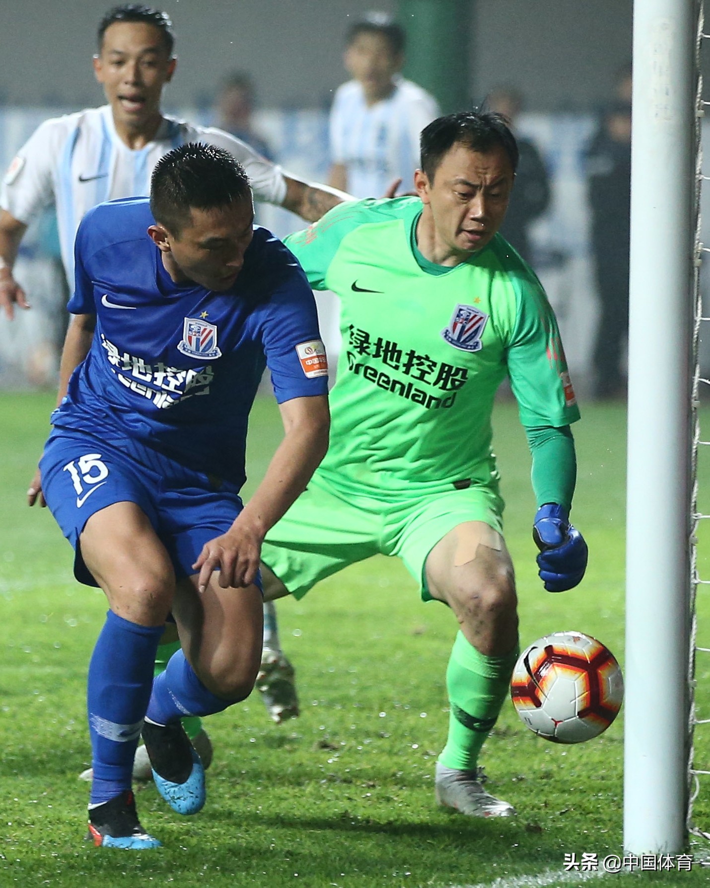 富力主场横扫申花，取得连胜