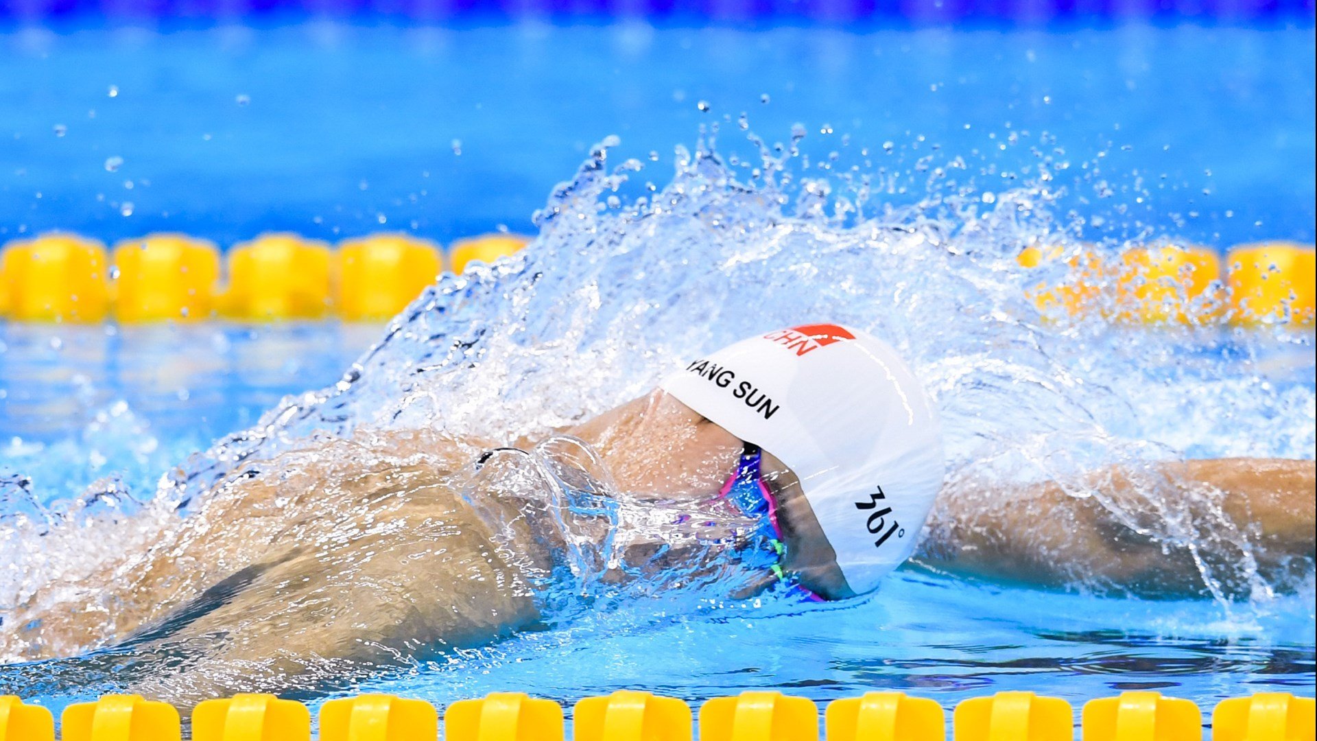 鏖战与点燃，威廉姆斯与红牛二队的缠斗，勒克莱尔如何改写赛场剧本