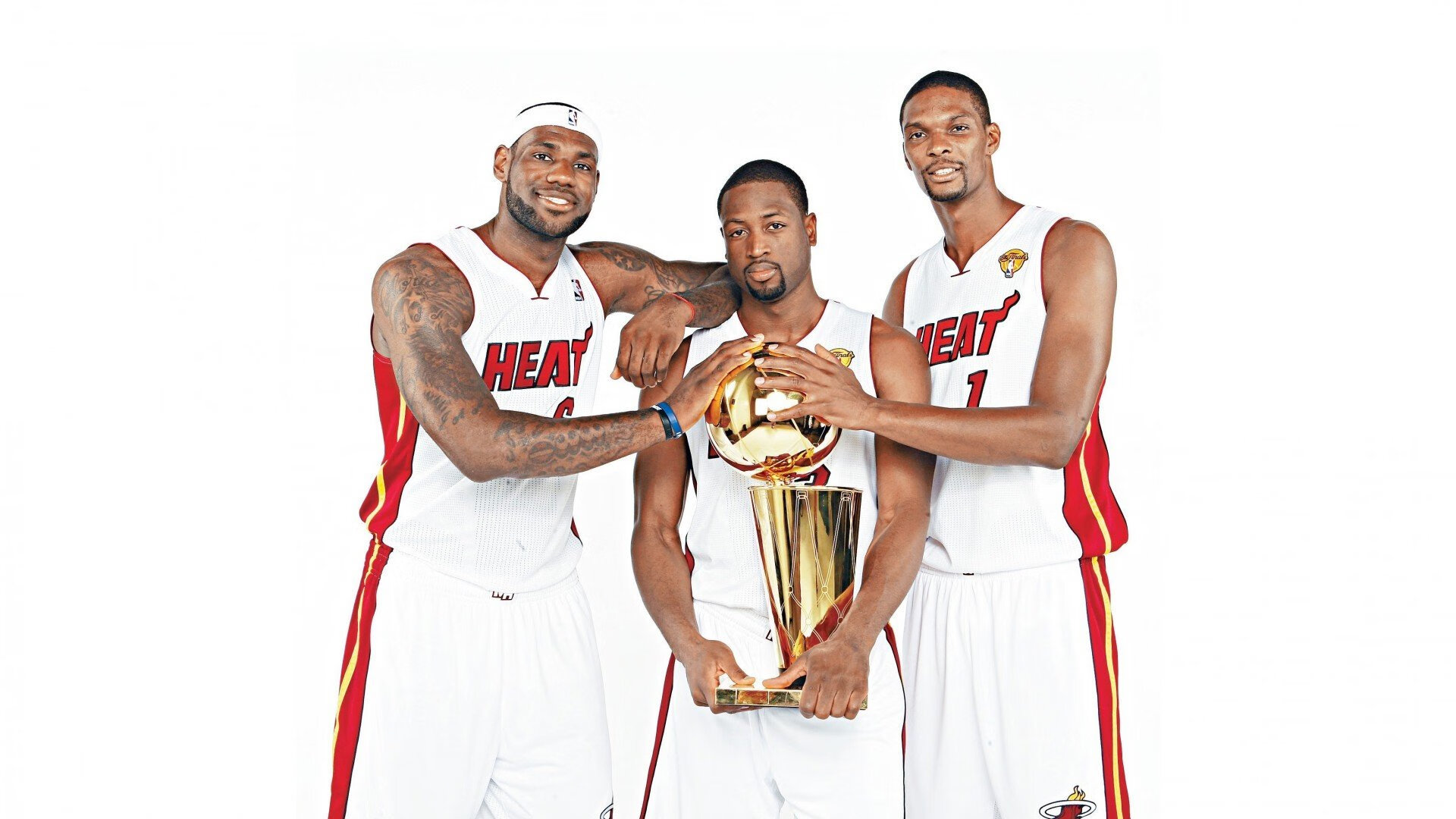 锡安狂轰38分率热火横扫深圳队，展现NBA级统治力